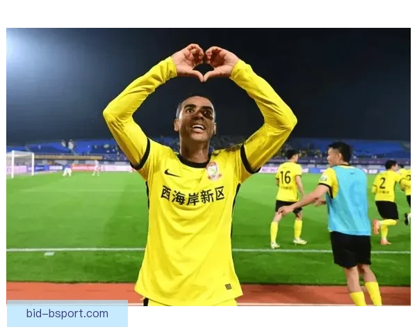 中国男足归化球员阿兰精彩进球助力球队取胜 展现强大实力