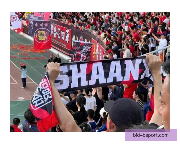 卡卢卢免签正式加盟尤文图斯引发球迷热议与期待