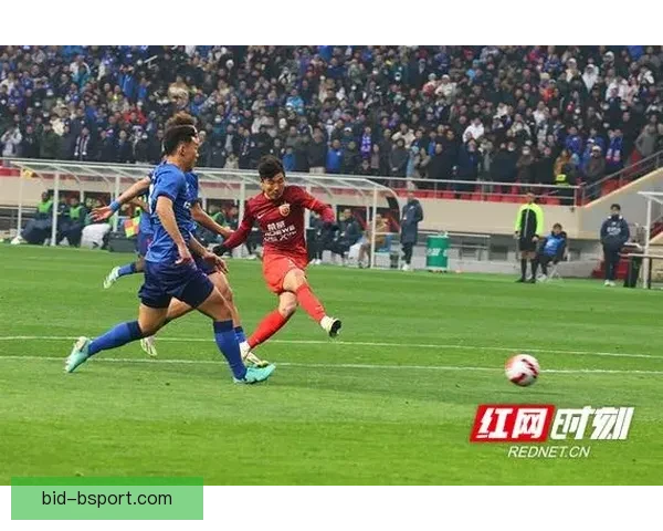 申花勇夺2024中国超级杯展现顽强拼搏精神 申花勇夺2024中国超级杯展现顽强拼搏精神