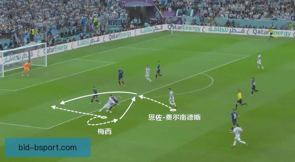 圣保利前锋逼抢路线揭秘，全队压迫链条如何形成